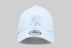 New Era New York Yankees MLB League Essentials 9Forty Strapback Cap