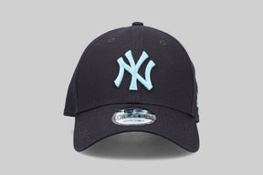 New Era New York Yankees MLB League Essentials 9Forty Strapback Cap