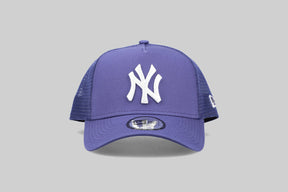 New York Yankees MLB League Essentials 9Forty AF Trucker Snapback