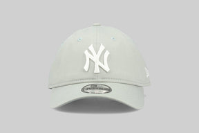 New York Yankees MLB League Essentials 9TWenty Strapback Cap