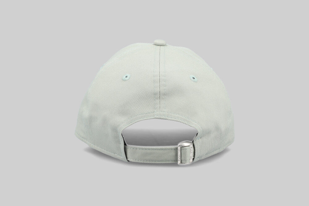 New York Yankees MLB League Essentials 9TWenty Strapback Cap