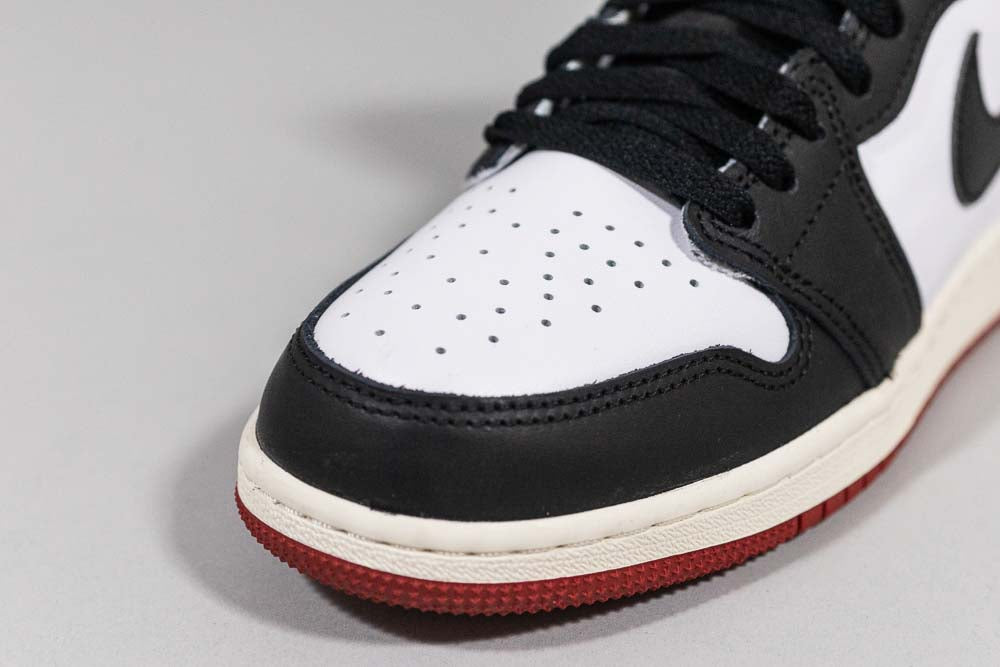 Air Jordan 1 High OG 'Black Toe' (GS)