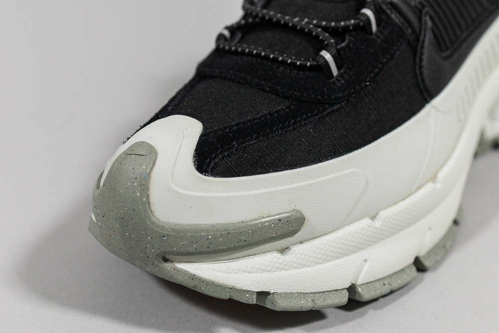 Nike Zoom Vomero Roam 'Black and Light Silver'