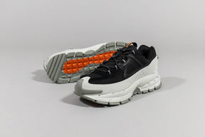 Nike Zoom Vomero Roam 'Black and Light Silver'